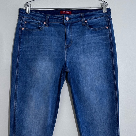 Guess || woman’s crop jeans size 32 - Picture 3 of 8